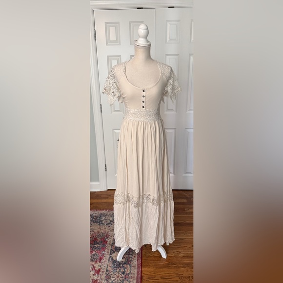 Joyfolie NWT Bohemian Anna Maxi Dress Cream w/Lace Detail Sz S - Picture 2 of 9